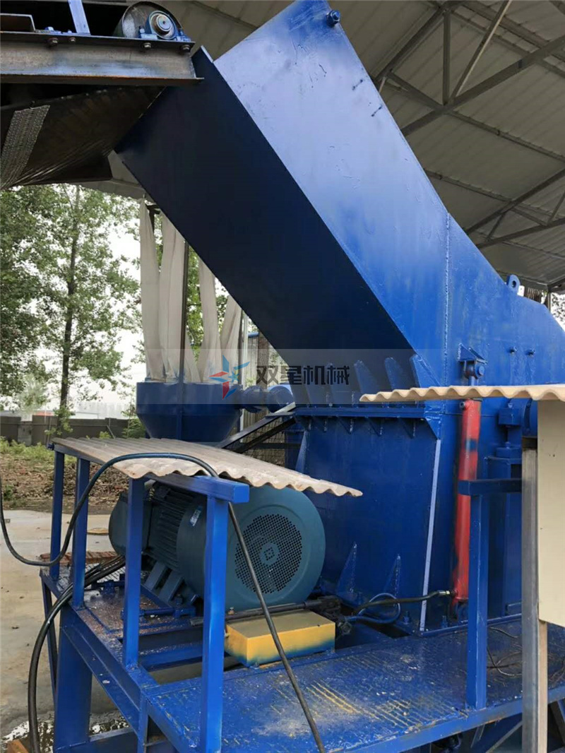 廢鋼破碎機(jī)設(shè)備特點(diǎn)及結(jié)構(gòu)優(yōu)勢