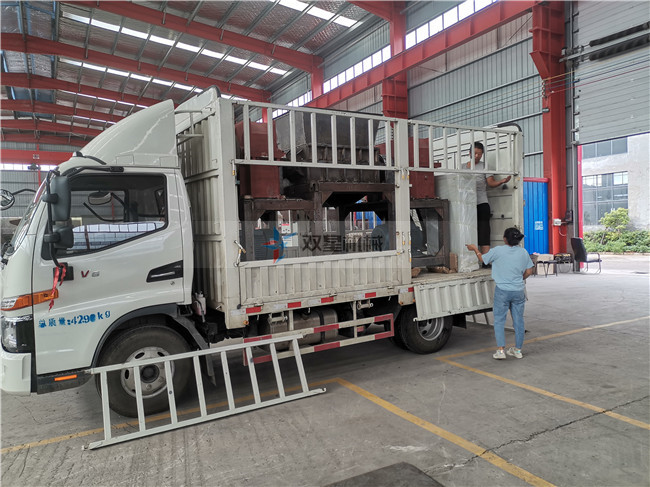 1000型<a href='http://www.jkitzvalves.com/ssxl/10.html' target='_blank'><span>金屬撕碎機</span></a>發(fā)貨發(fā)往河北