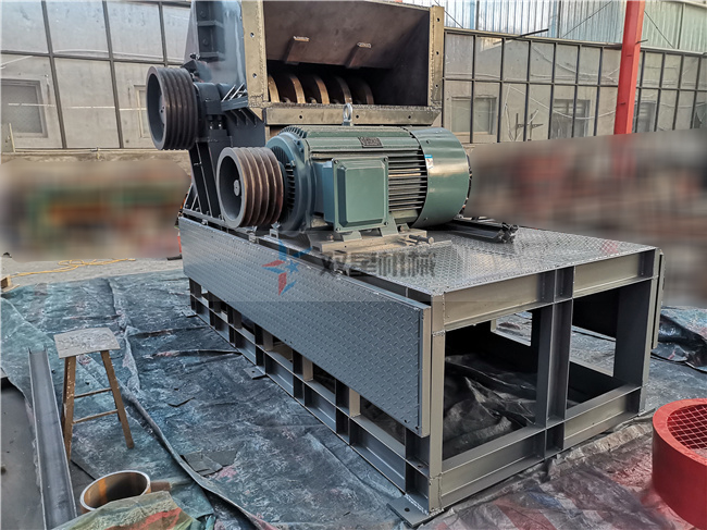 1000型金屬破碎機(jī)生產(chǎn)現(xiàn)場圖片拍攝