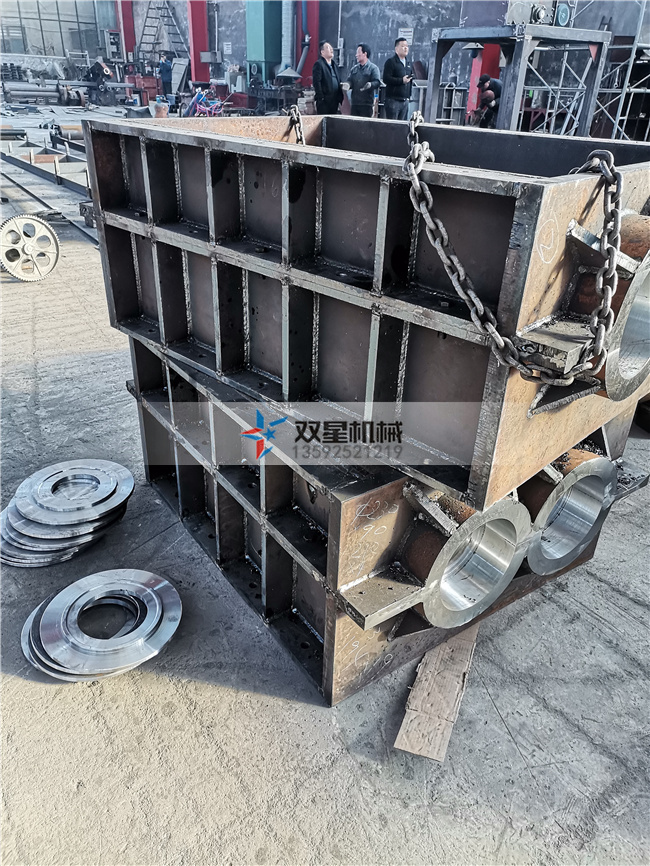 <a href='http://www.jkitzvalves.com/ssxl/10.html' target='_blank'><span>金屬撕碎機</span></a>撕碎箱體實拍