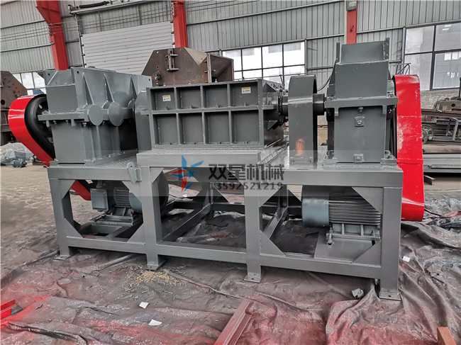 1000金屬桶撕碎機設(shè)備現(xiàn)場拍照