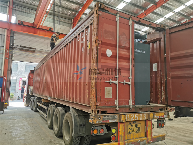 <a href='http://www.jkitzvalves.com/psxl/6.html' target='_blank'><span>易拉罐破碎機(jī)</span></a>裝箱出口發(fā)貨