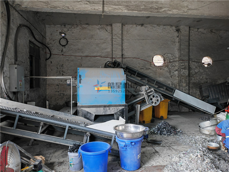 選擇合適的斷橋鋁破碎機器對于提高回收率的關(guān)鍵作用