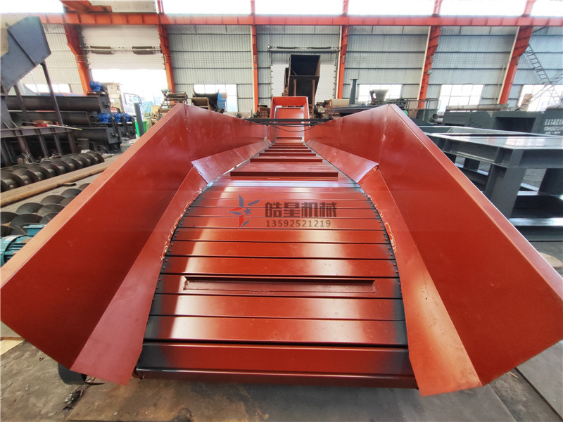 <a href='http://www.jkitzvalves.com/psxl/1278.html' target='_blank'><span>斷橋鋁破碎</span></a>機配件鏈板輸送帶生產(chǎn)現(xiàn)場實拍